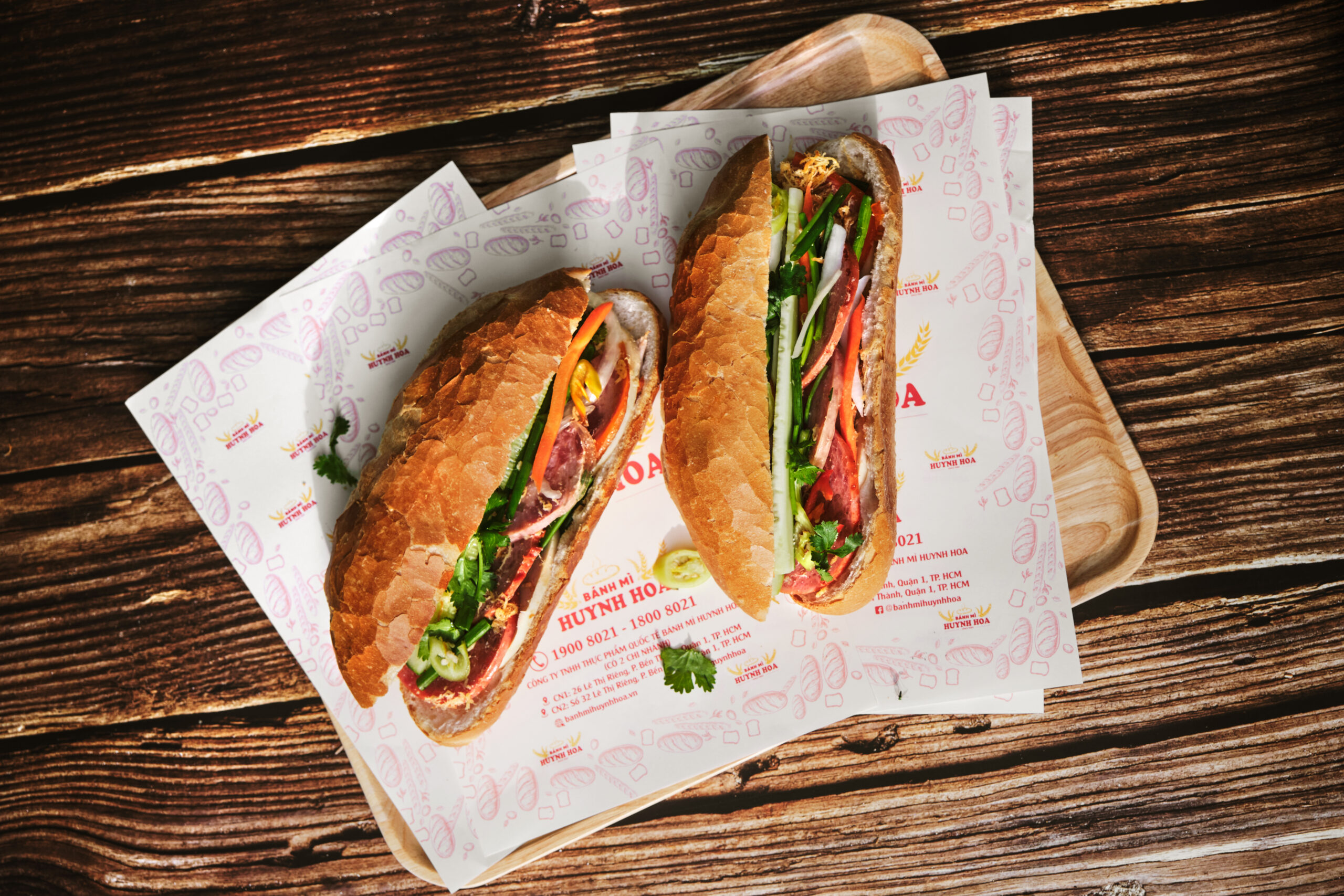 1 Ổ BÁNH MÌ THỊT CHẢ BAO NHIÊU CALO? ĂN BÁNH MÌ HUYNH HOA CÓ MẬP KHÔNG? - Bánh  Mì Huynh Hoa